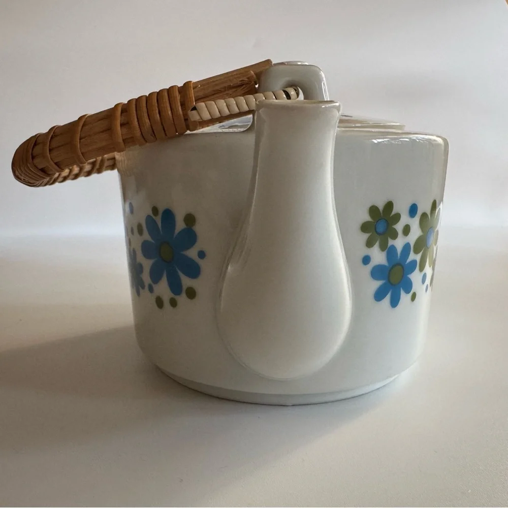 Vintage Takahashi Porcelain Teapot Bamboo‎ Handle Japanese 1960s